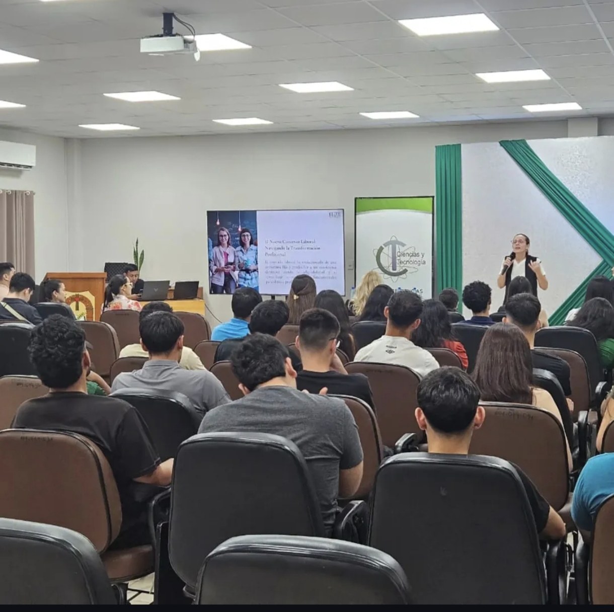 Conversatorio UNI - Fátima disertante